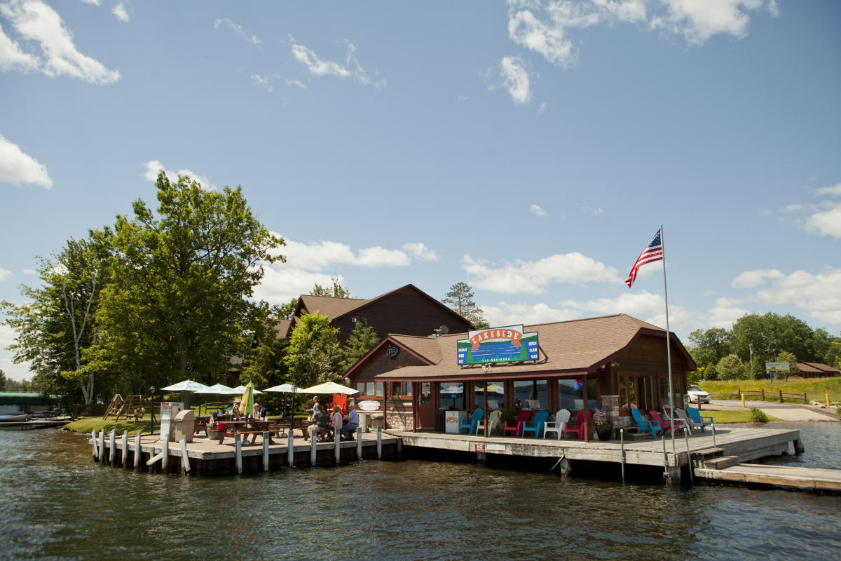 Outdoor Waterfront Dining in the Minocqua Area