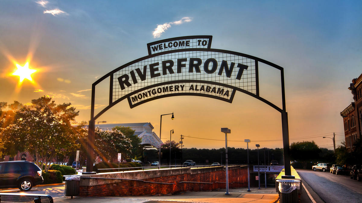 Downtown Riverwalk in Montgomery | Hotels & Restaurants