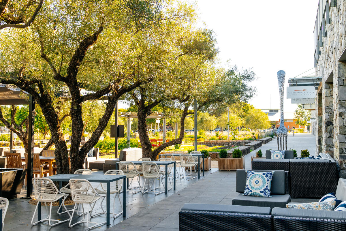 The Best Restaurant Patios at Fashion Valley