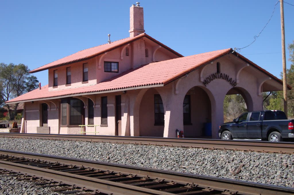 Mountainair Blends Ancient Cities with Contemporary Art