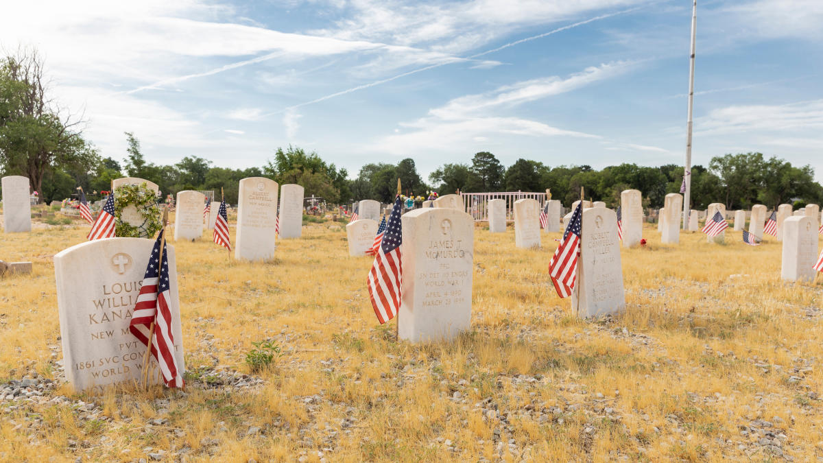 Researchers find cemetery where they claim 1st slaves brought to US were  buried - Good Morning America