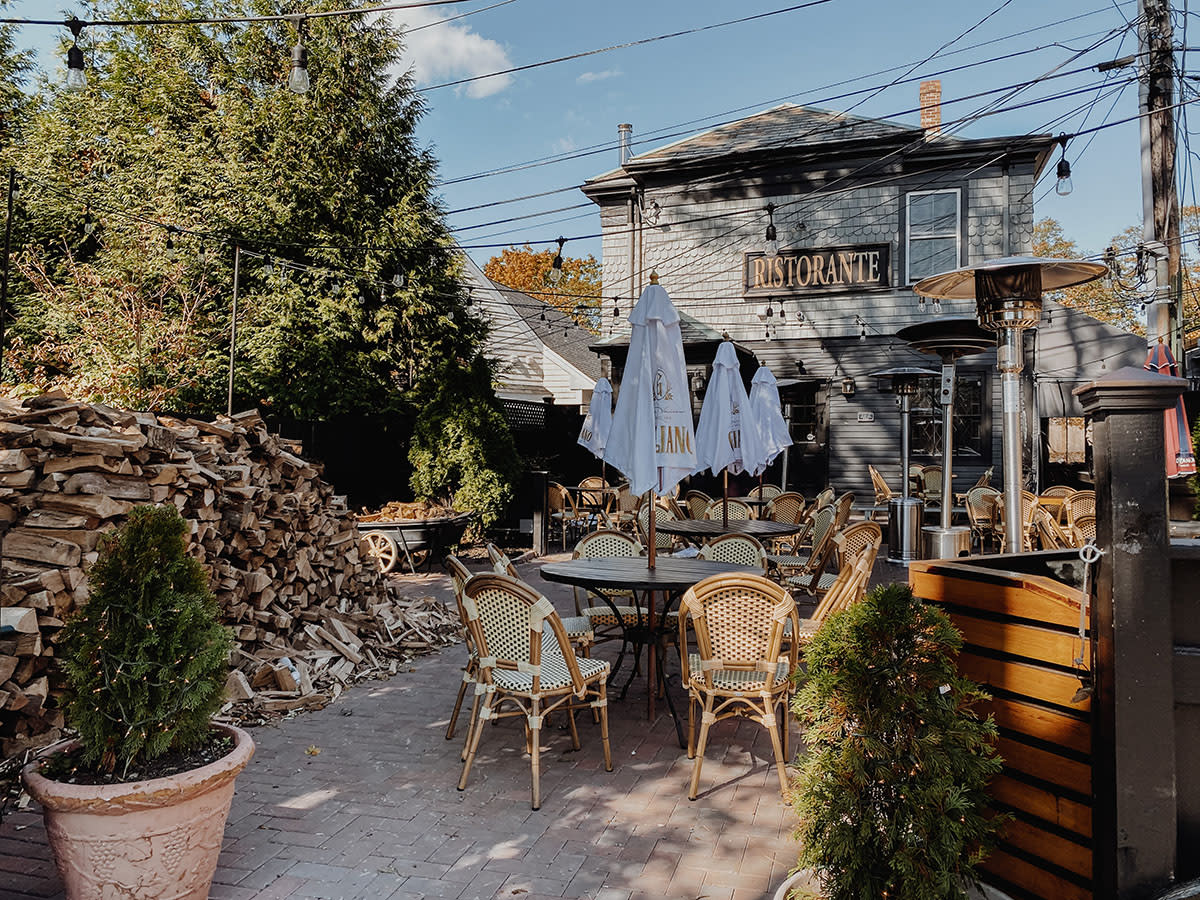 Outdoor Dining In Newport Ri Restaurants With Patios Rooftop Bars