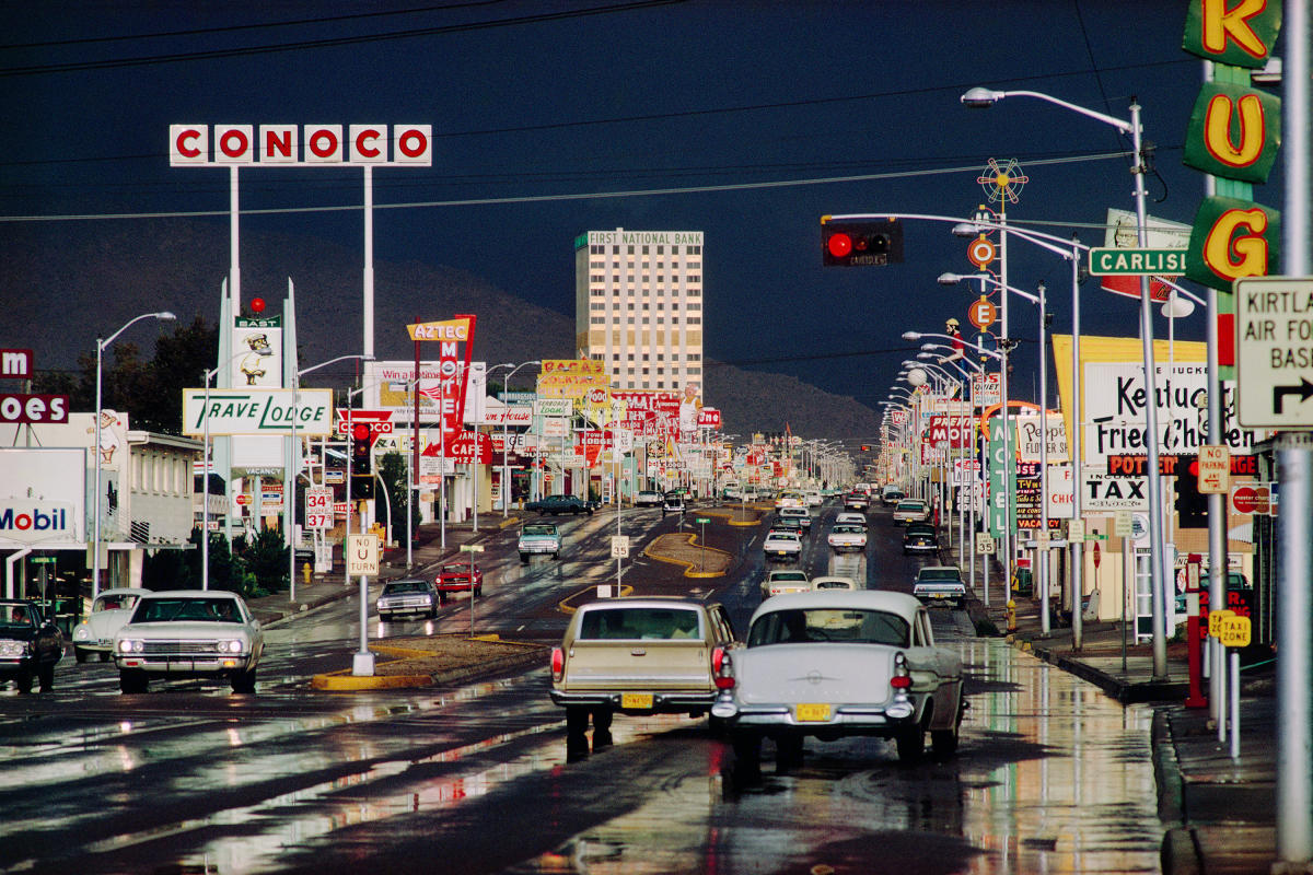 アート・デザイン・音楽 Ernst Haas : In America Sold at auction Ernst Haas (Austrian/American, 1921-1986