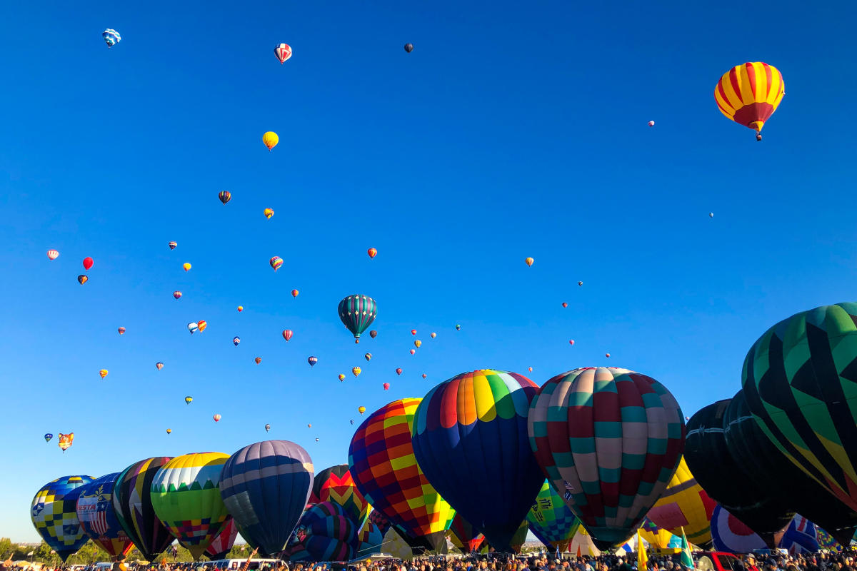 For Albuquerque's Balloon Fiesta, More Than 500 Hot Air Balloons Fill the  Sky