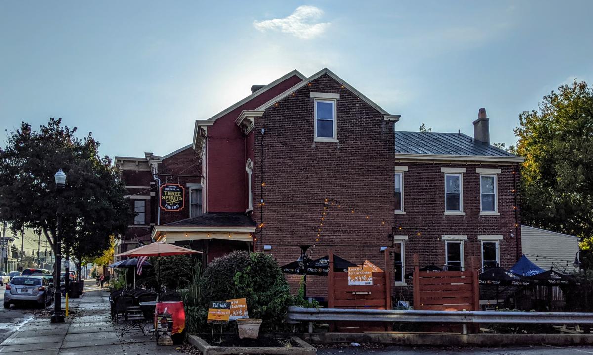 Looking for Great Cocktails and Patio in Bellevue, Kentucky?