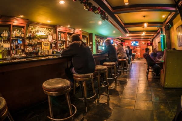 Where To Find A Dive Bar In Oakland Ca