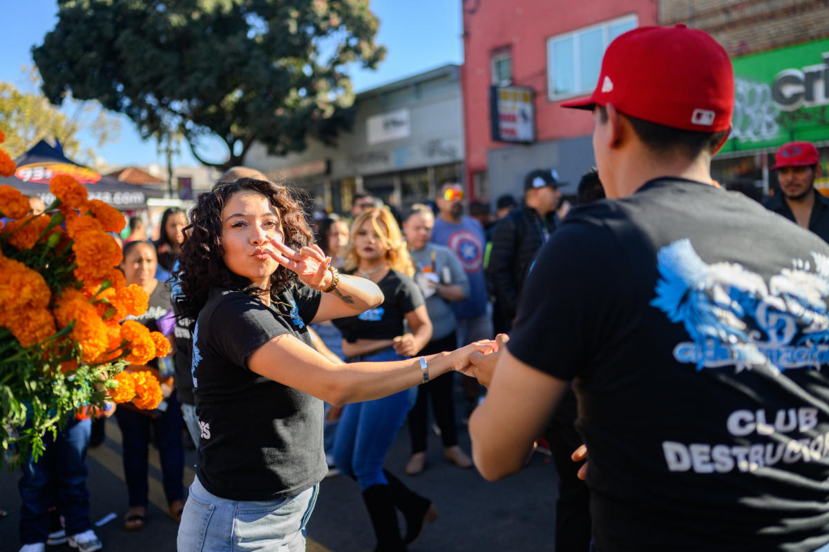 Hispanic Heritage Month in Oakland Día de los Muertos Festival