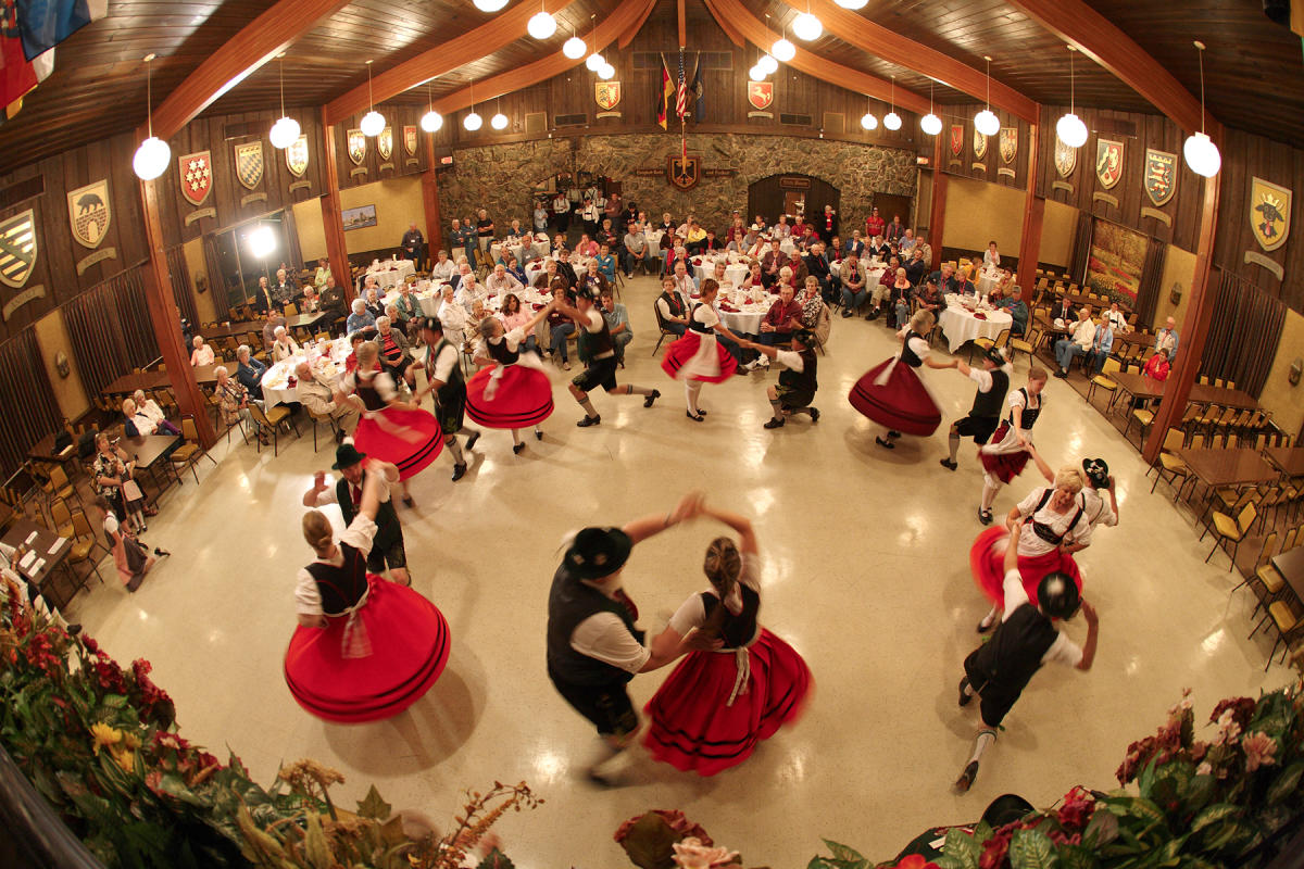 Group Travel in Omaha | Reunions, Events & Weddings