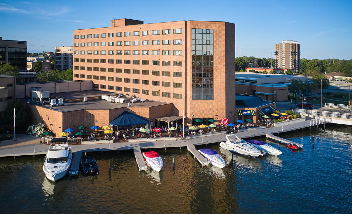 Dining on the River in Oshkosh