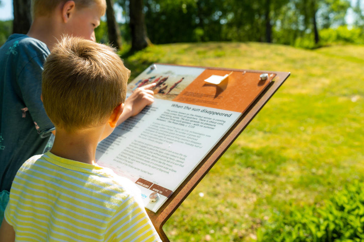 LIF triumf** # **i elite og** # **junior !** ## Tok vandrepokalen til odel  og eie i Jorekstadstafetten 1966. Like sikkert som at våren gjorde sitt  årlige inntog var den tradisjonelle, image size:1200x800