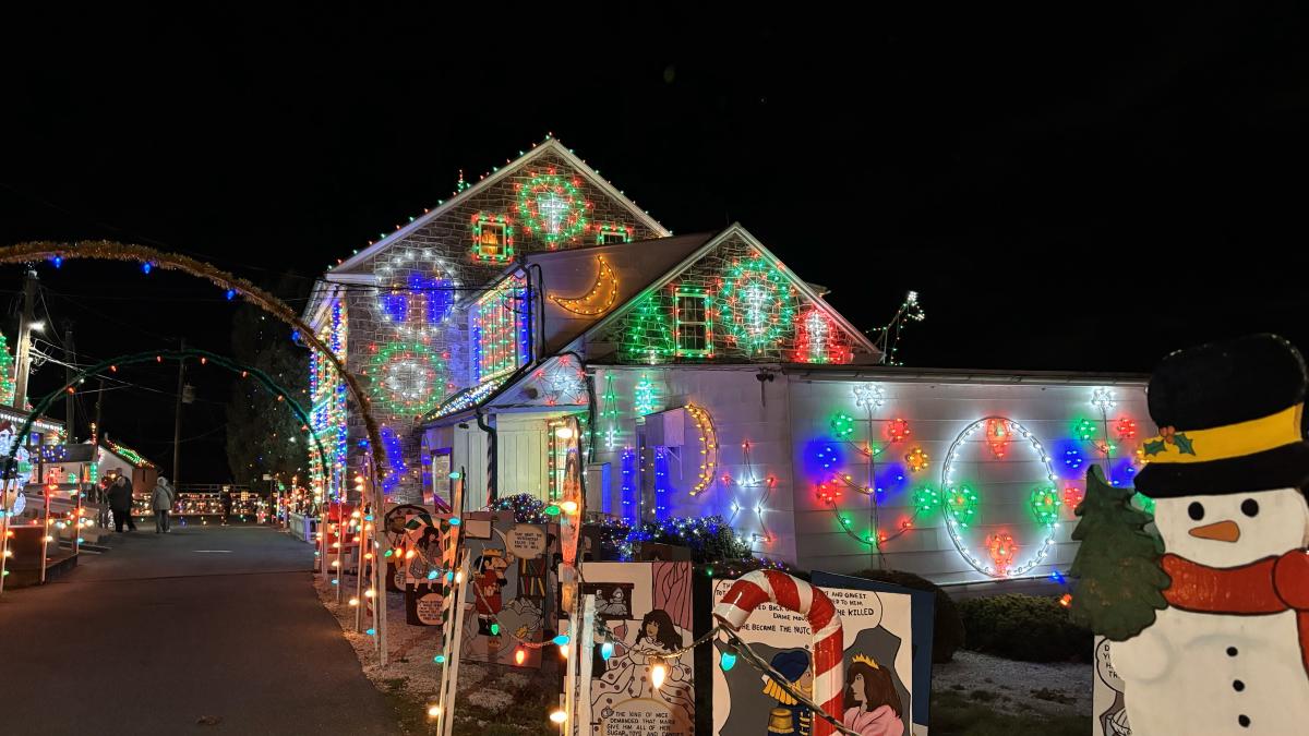 View Holiday Lights in Berks County
