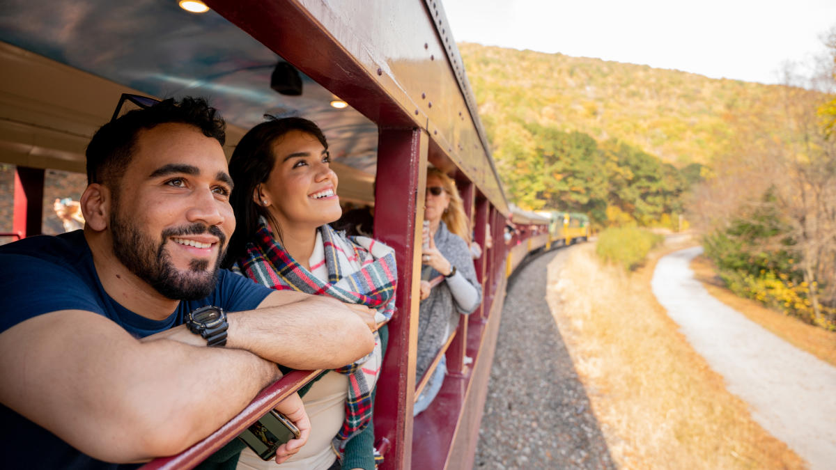 25 Ways to View Fall Foliage in The Pocono Mountains