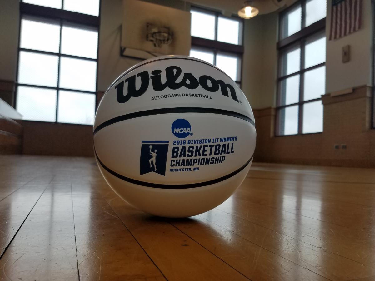 Ncaa Division Iii Women S Basketball Championship Bounces Into