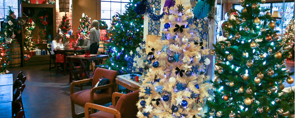 Misouri Spirits Christmas On Walnut Street 2022 Sprogfield Mo Miracle On Walnut Street
