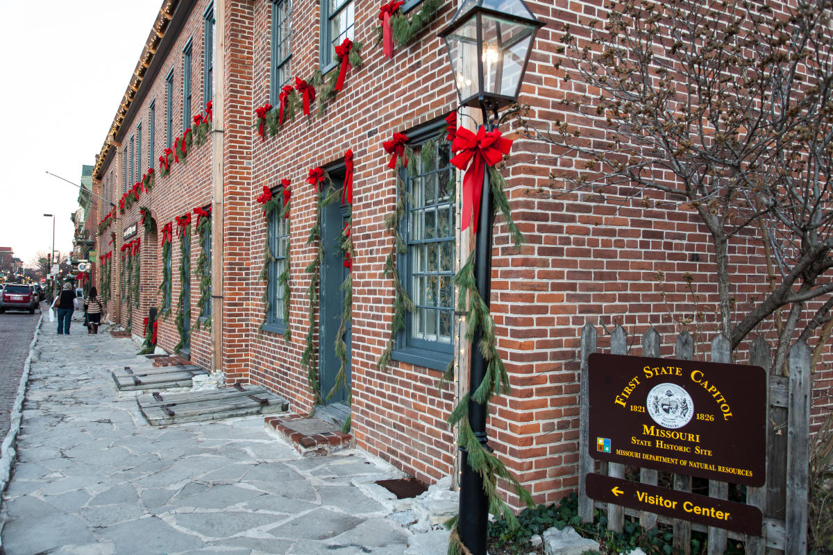 A Christmas Getaway to St. Charles Hotels & Restaurants
