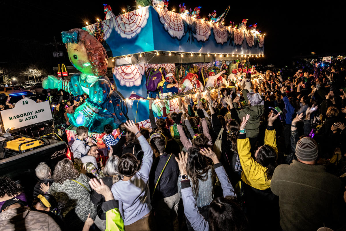 mardi gras parades mandeville