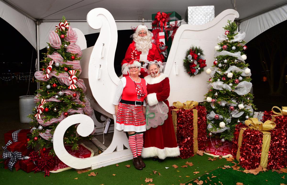 Santa Pictures 2022 | Where To See Santa On The Northshore