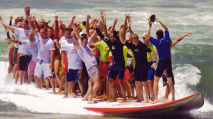 world's largest surfboard