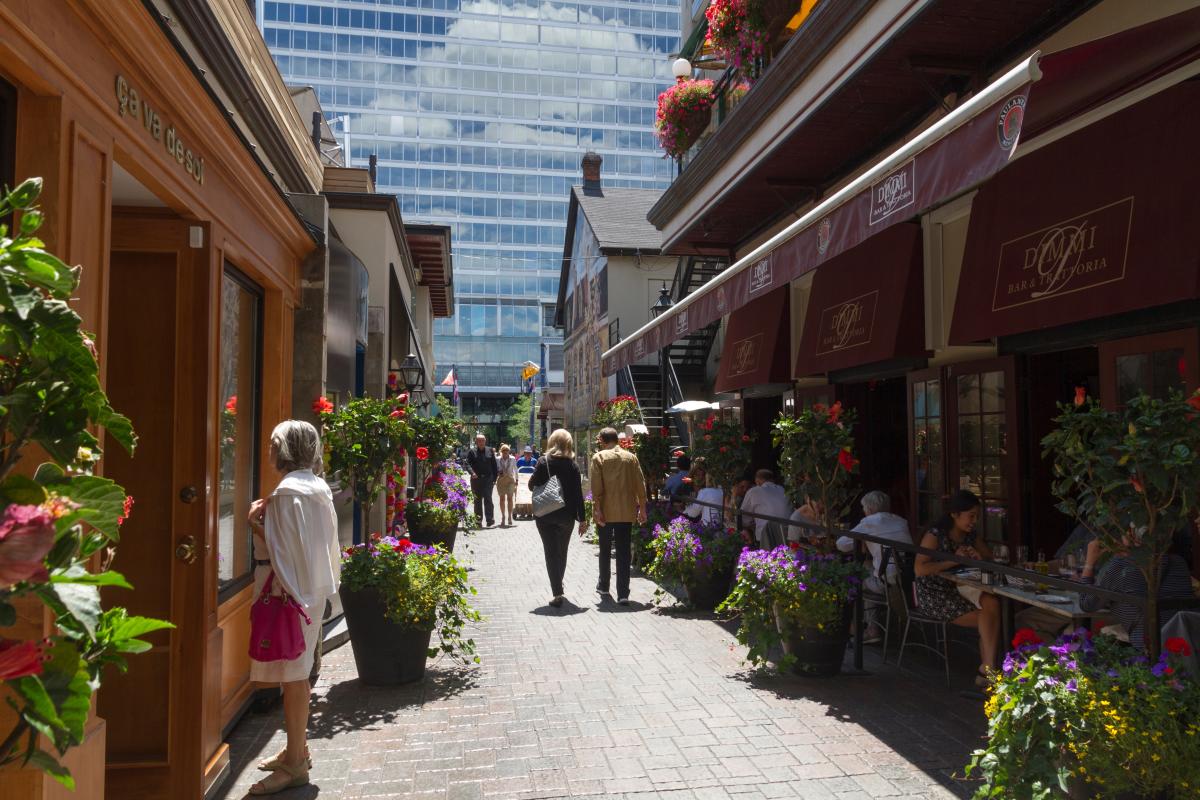 10 MustTry Patios in Yorkville Destination Toronto