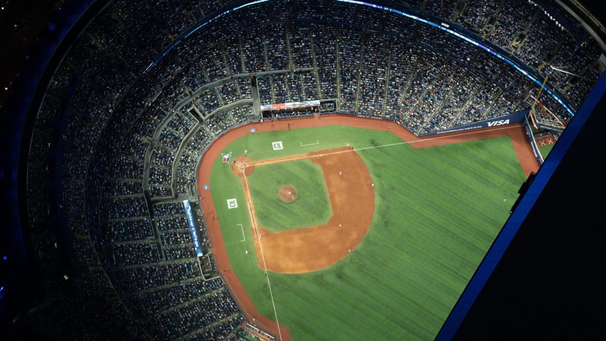多倫多 Rogers Centre 棒球場觀賽攻略:Toronto Blue Jays 主場全新設施、1 美元熱狗與主題日體驗指南