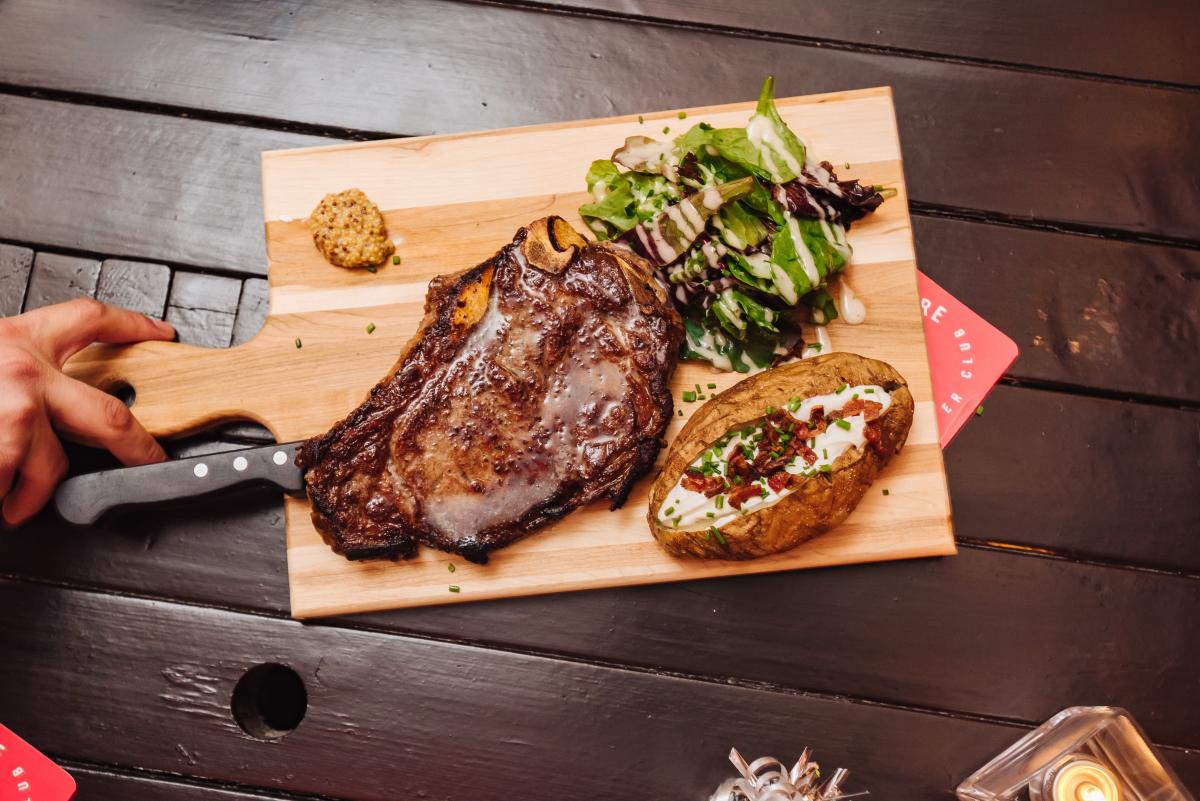 Best Steakhouses in Toronto for a Birthday Dinner