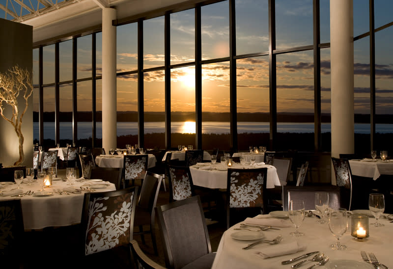 Traverse City Waterfront Dining | Restaurants & Fine Dining