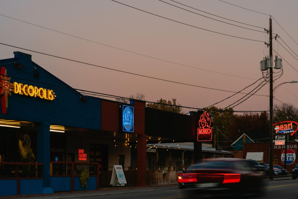 Iconic Neon Signs on Route 66 in Tulsa