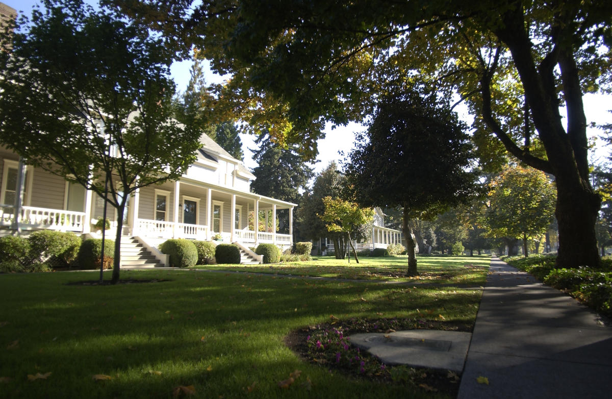 Officers Row near Fort Vancouver See Beautiful Historic Homes