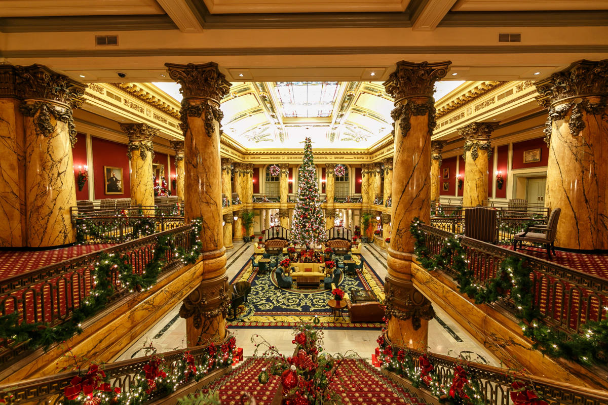 Festive Virginia Hotels to Visit During the Holiday Season