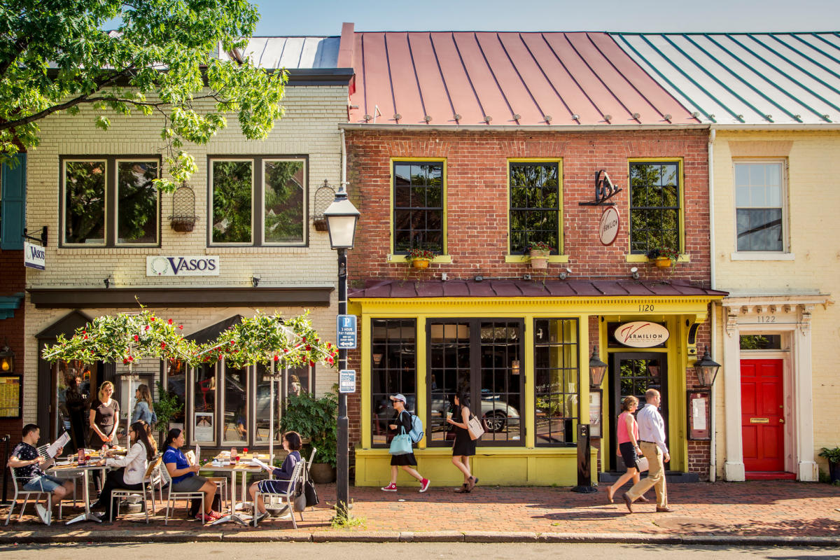 Your Guide to Holiday Shopping Destinations in Virginia