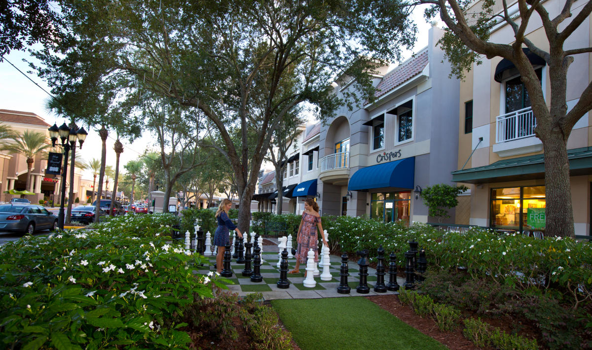 De compras en Winter Park Village, image size:1200x710