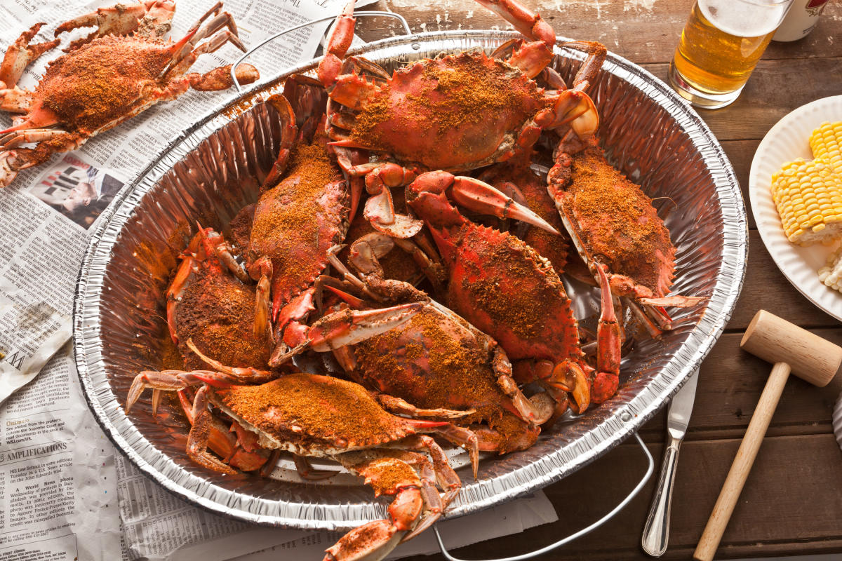 Crab Pickin Done Right Crab Houses In The Chesapeake Tradition