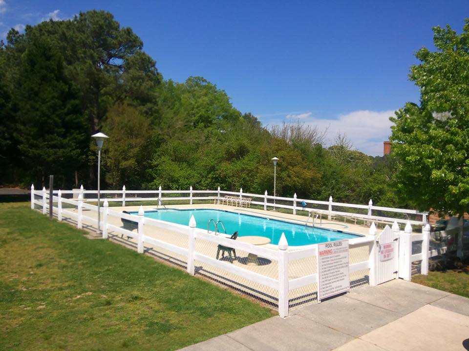 Pineapple Inn & Housing Center