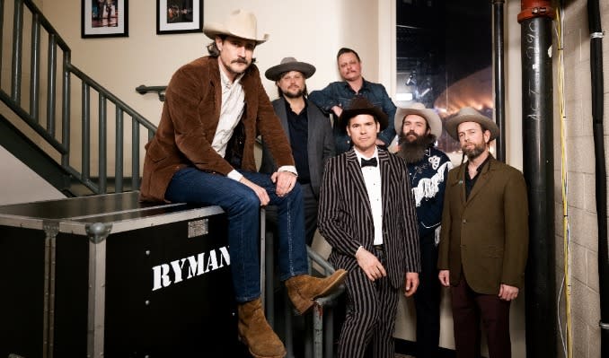 Old Crow Medicine Show - O.C.M.S Big Iron World Tour: Back to the Roots