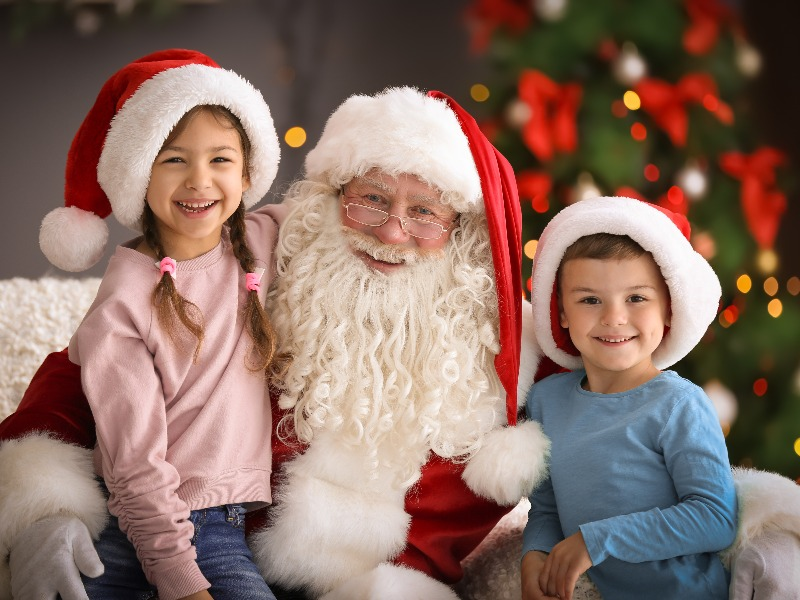 Meet Santa and Mrs. Claus