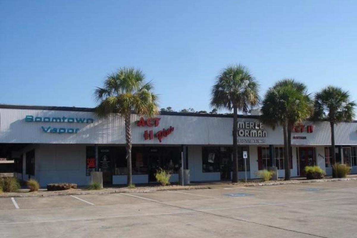 Colonnade Shopping Center