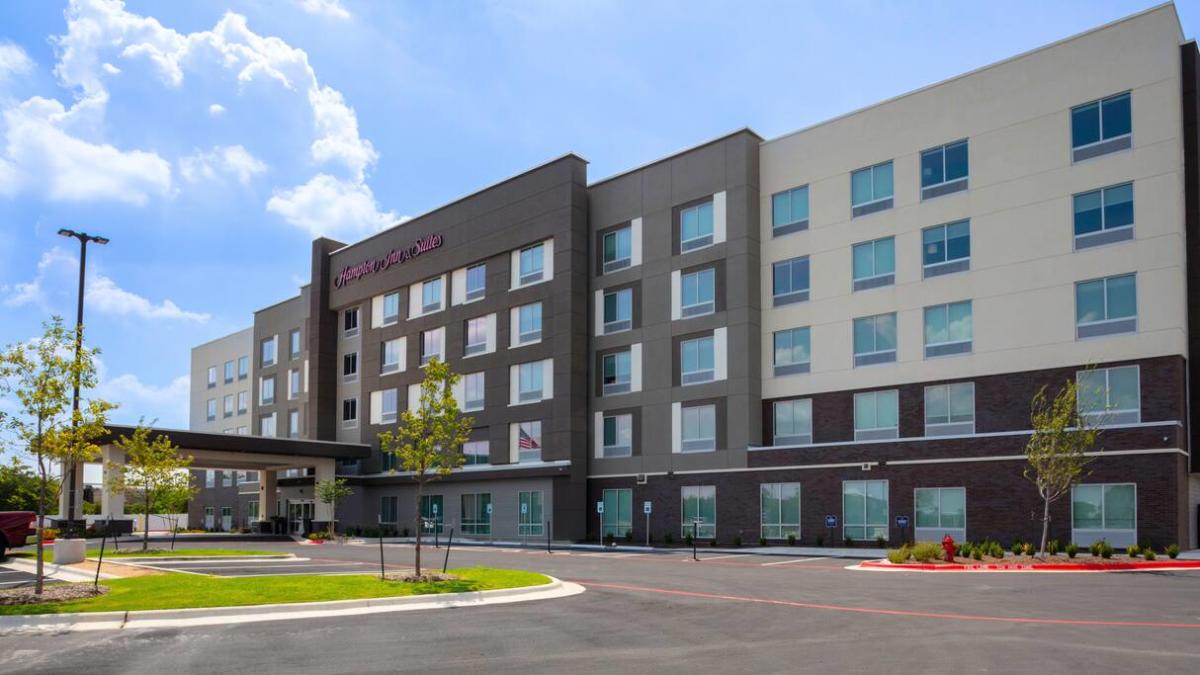 Hampton Inn & Suites