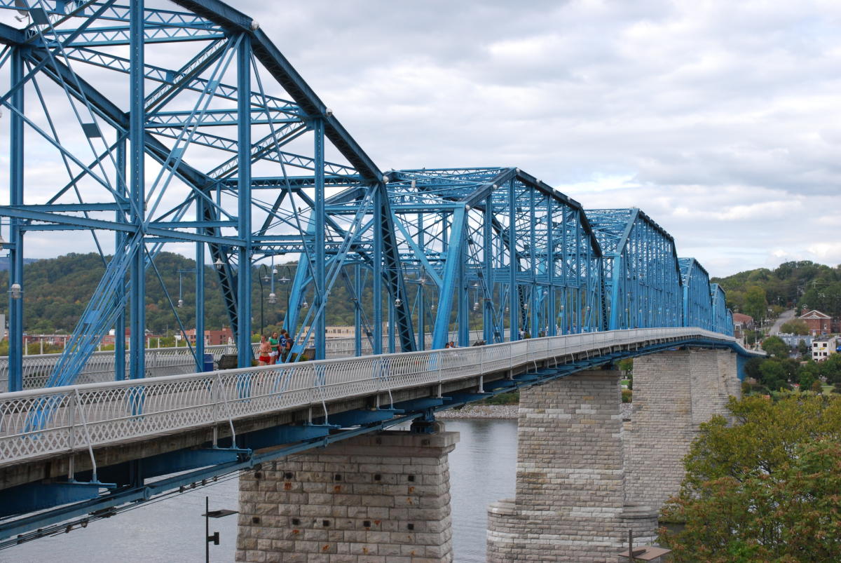 Walnut Street Pedestrian Bridge