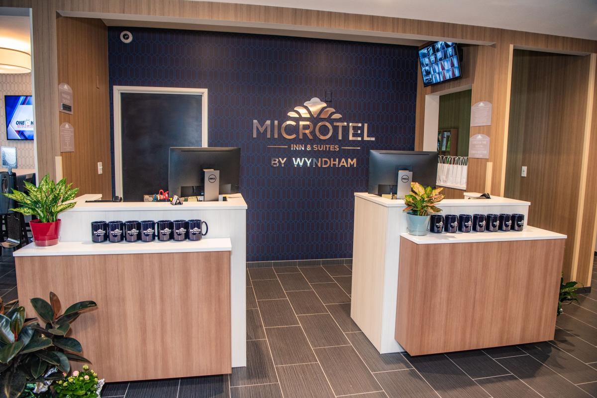 Microtel Inn & Suites