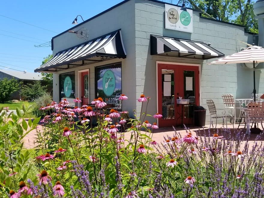 Corner Kitchen Dahlonega