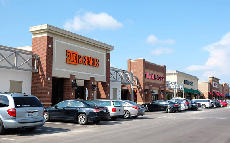 Town and country shoe store top