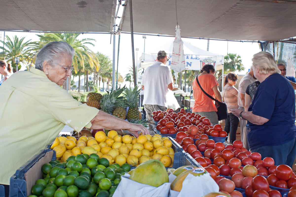 Daytona Flea and Farmers Market Daytona Beach, FL 32117