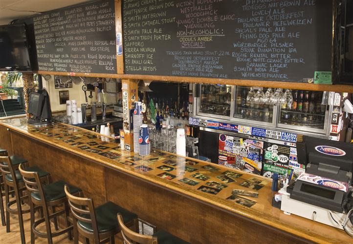 Arena's Deli and Bar