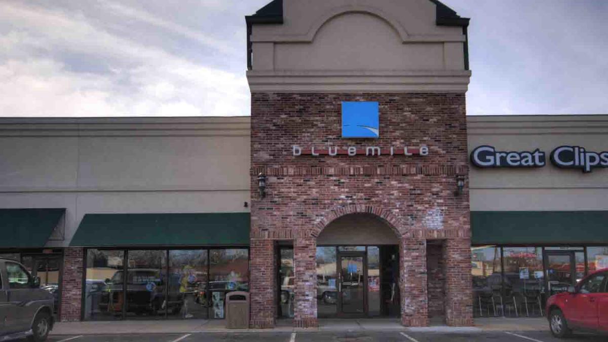 Blue mile running top store