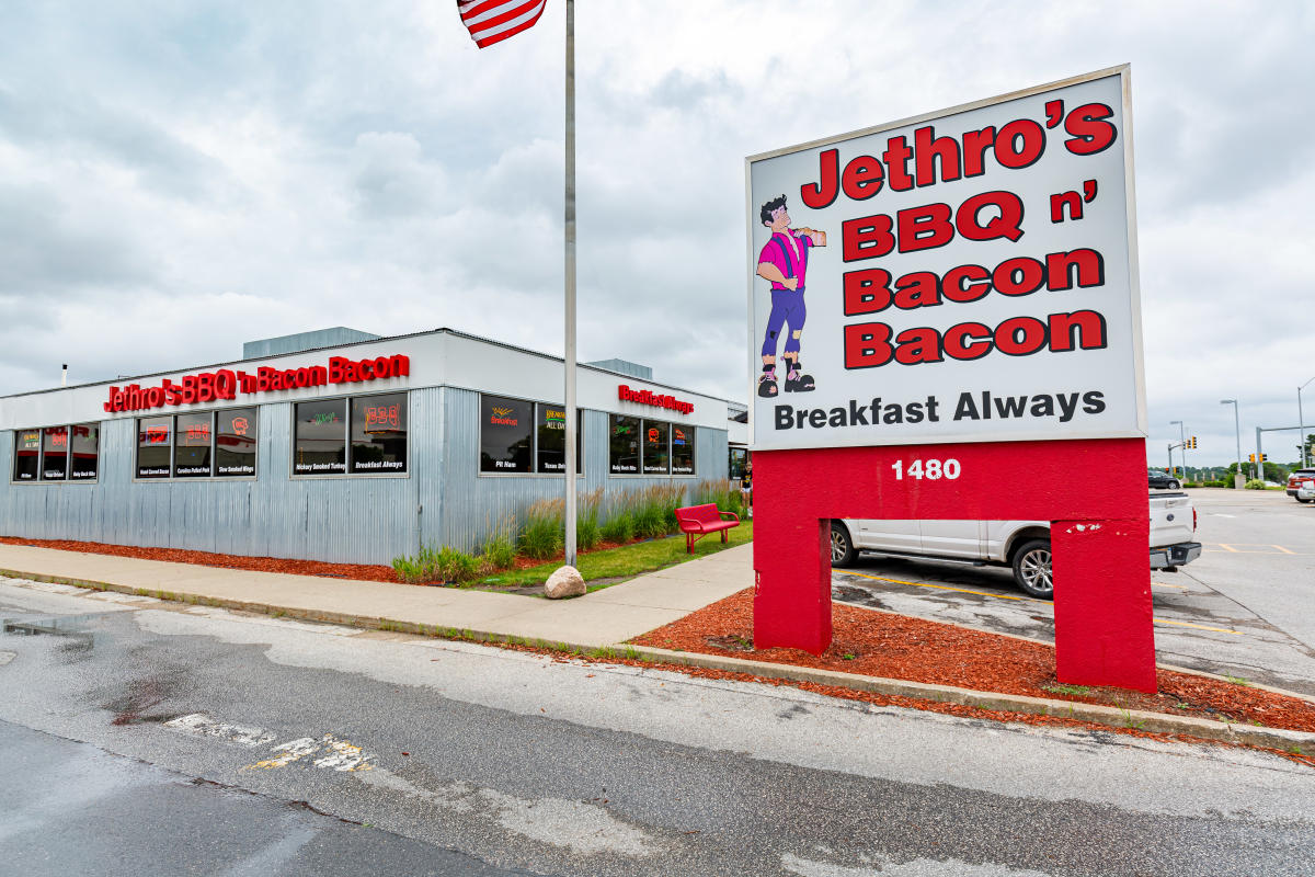 Jethro's BBQ n' Bacon Bacon