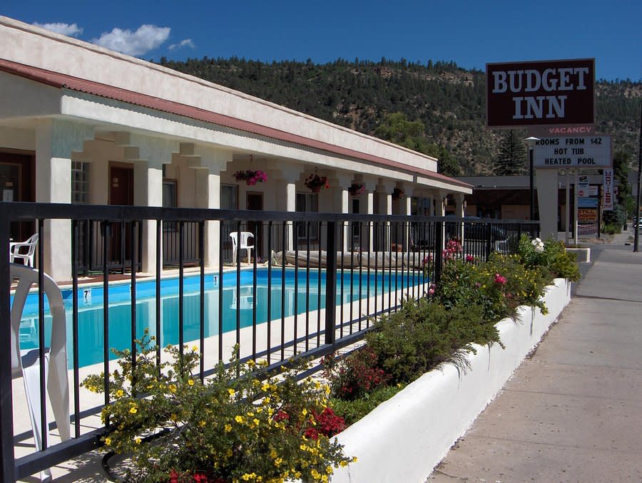 Budget inn store