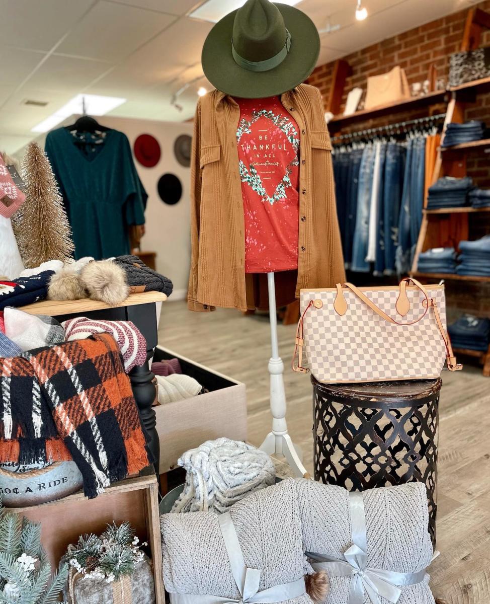 Daisies & Denim Boutique