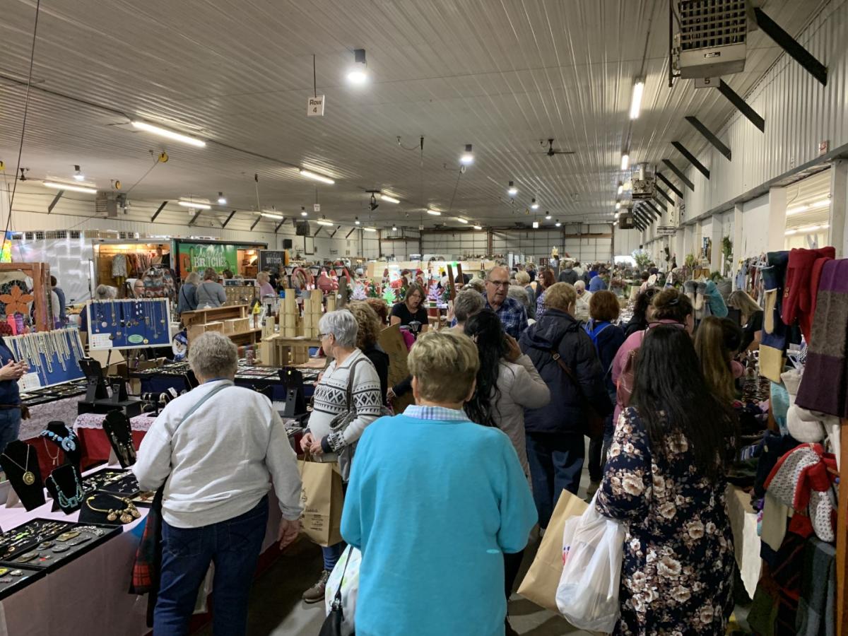 ShipChic Holiday Craft & vintage Show at Shipshewana Trading Place