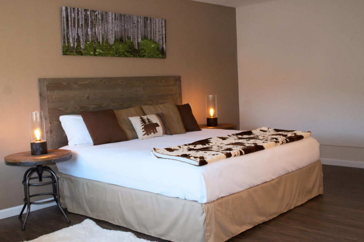 Alpine Trail Ridge Inn: What You Actually Need to Know Before Booking in Estes Park