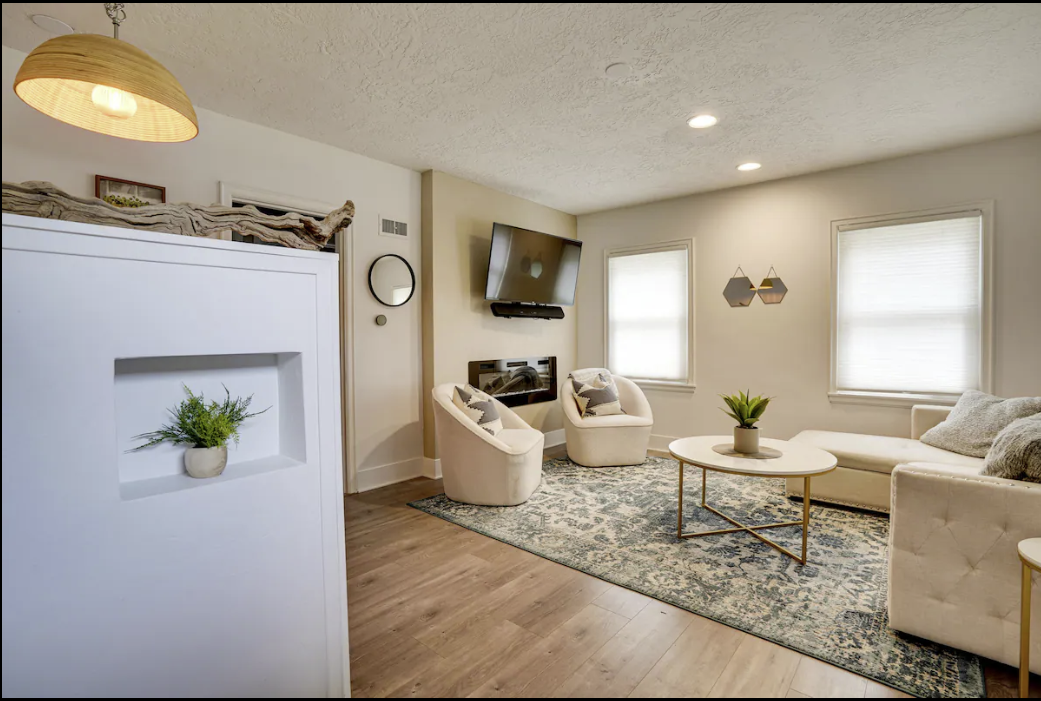 10th St Retreat Airbnb